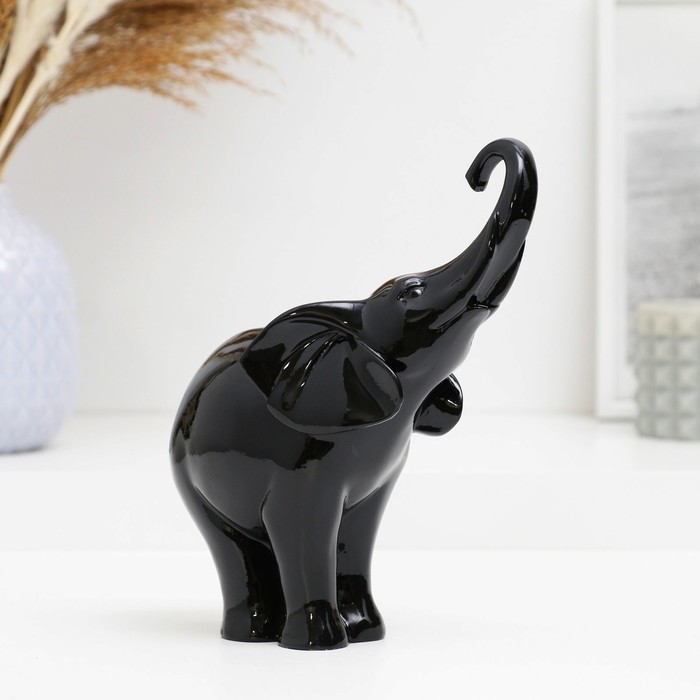 Фигурка ELEPHANT